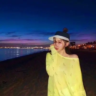  2019最新个性微信头像女,冷酷的表情提升了整体气质