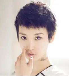  木北造型设计师推荐适合女生剪的男生发型