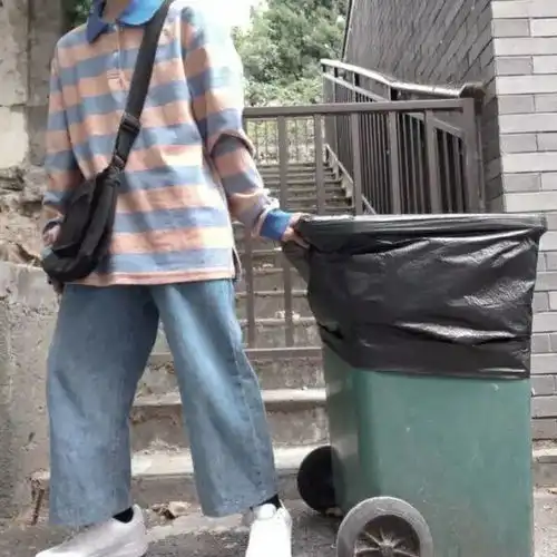 情侣头像不露脸一人一半