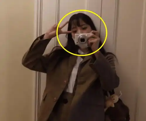  欧阳娜娜晒迪士尼游玩照,戴口罩也挡不住神颜,身材却悄悄变了模样