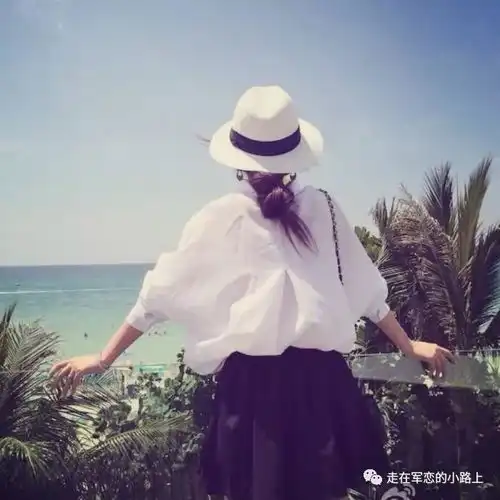  原创敬往事一杯酒,在爱也不回头