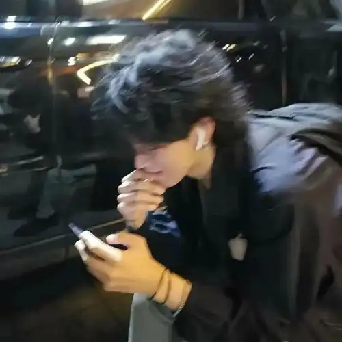 情侣头像御姐和高冷男一