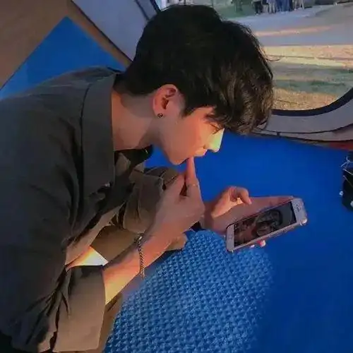  男生头像带你去看夏天的海