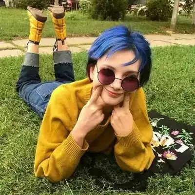  好看的欧美女生微信头像,装出万事顺遂的样子