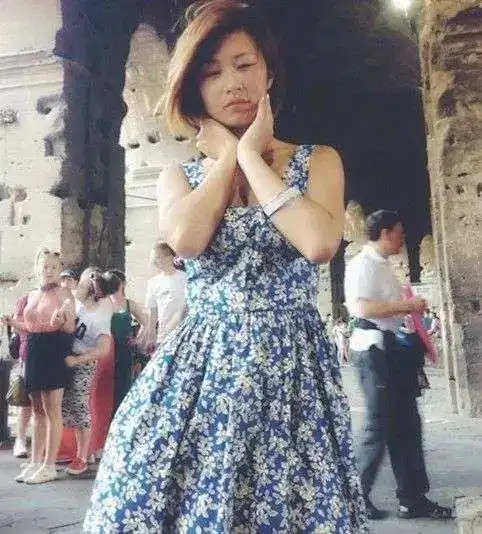  她是刘欢隐藏31年的女儿长相不随爸爸神似刘亦菲,美得清新脱俗