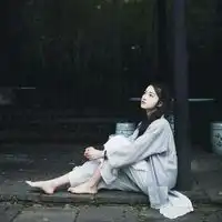  女生头像爱是一路艰辛,一路仁至义尽qq女生头像qq头像女生背影头像女生唯美小清新qq头像女生带字