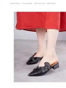  小童马2019新款尖头拖鞋真皮复古文艺花朵森女凉拖鞋