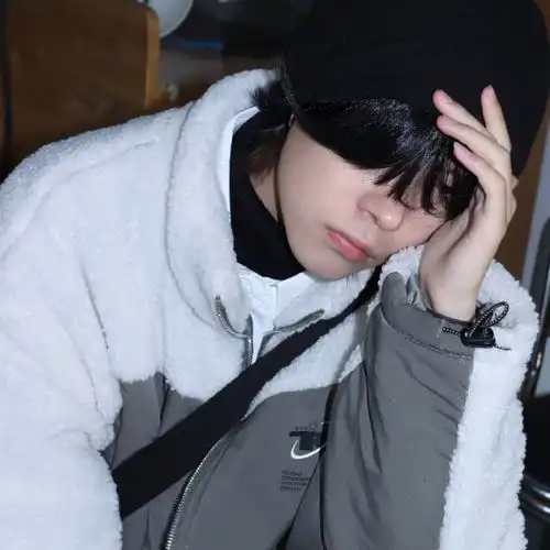 带来好运的男生微信头像
