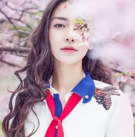  高圆圆的口红难看对方不说话并向你扔来一筐西柚