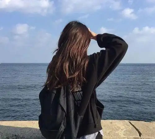  心理测试四个背影,你认为哪个最孤单测谁会在晚上偷偷想你