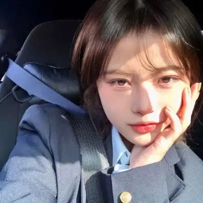 女生头像ins质感干净学