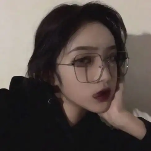 真人头像女生冷酷霸气 