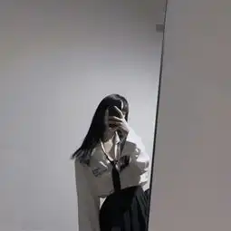  2019最流行的头像男帅气撩人爱情和钱我总要有一样吧