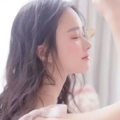  小清新气质女生头像,我自从有你陪伴变的开心了