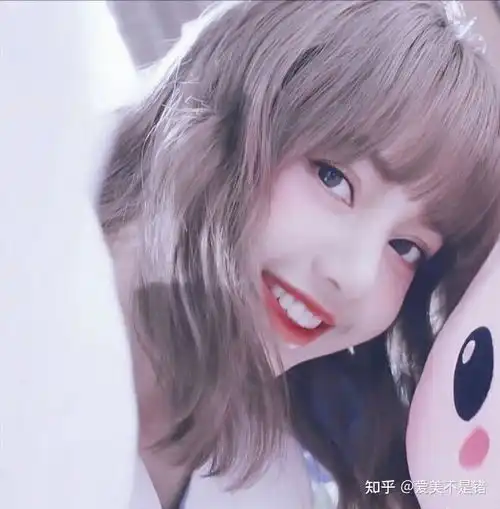 黄字头像图片女生可爱冻