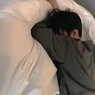  一段感情里面爱惨了的人往往都情侣头像我要个性网