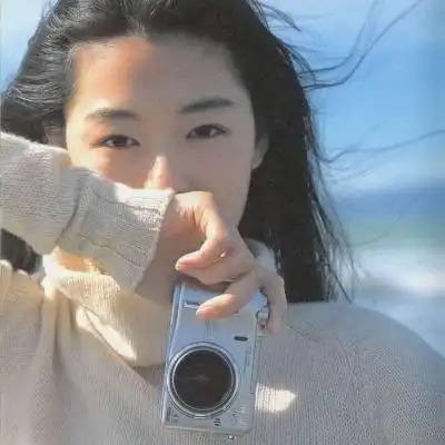  海边女生优雅侧脸头像下辈子别做痴情种
