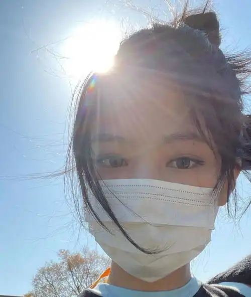  jennie晒普拉提照,运动戴口罩求生欲满满,疑为回归做准备