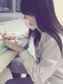  qq情侣头像戴口罩的