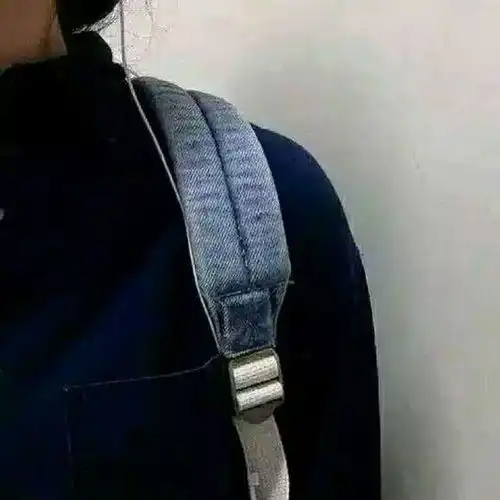  女生锁骨头像,要情侣,或者姐妹的头像,两张,一人一个