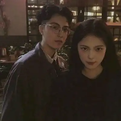  抖音热门暖心情侣头像双人一对高冷不是我的范er
