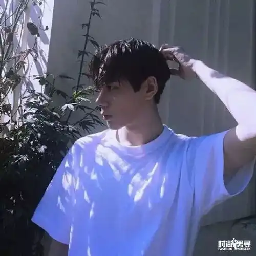  凭什么拍照只要男生学,女朋友也把我拍的很难看啊