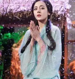  李若彤迪丽热巴赵丽颖杨幂刘诗诗刘亦菲,女星淡妆古装谁清新脱俗
