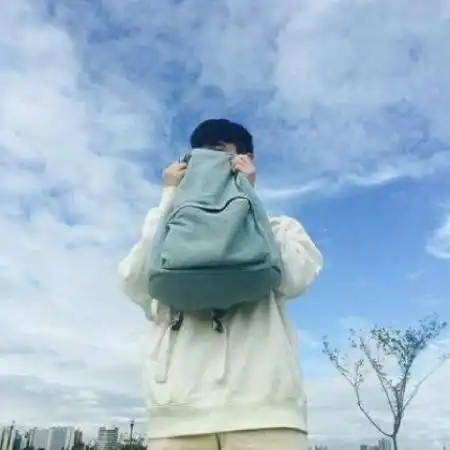  阳光帅气男生微信头像,穿着白色衬衫的更是帅气