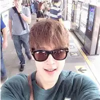  好看的男生头像