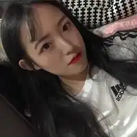  优雅的头像女长发简直散发着更多的温柔气息