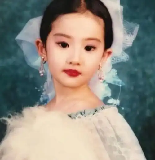  刘亦菲小时候很仙女,宋雨琦一看就知道整容没有,最后一个不简单