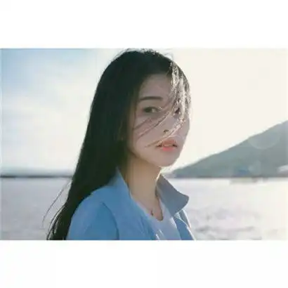  上下白边女头像小清新,带你去喜欢的那片天空