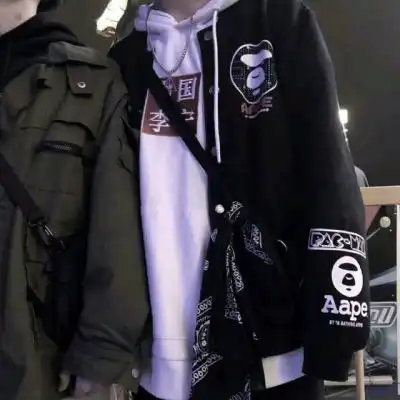  男生闺蜜头像一左一右两人帅气兄弟头像一对两张