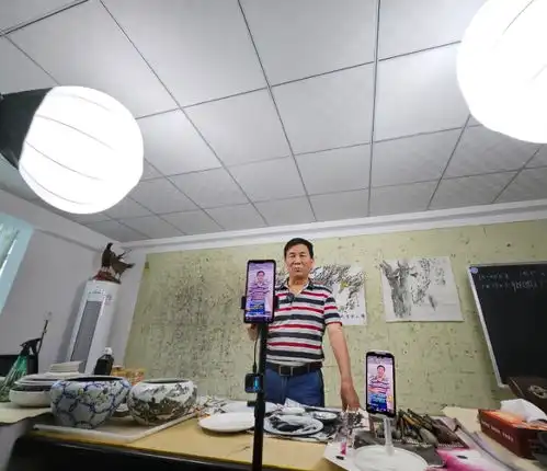  洛阳花甲老人当主播,打造专业直播间免费教书画知识