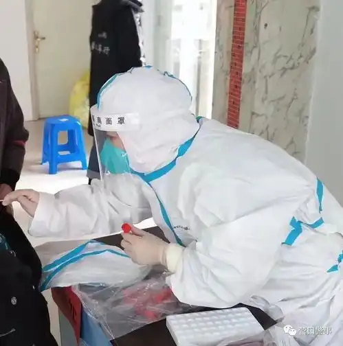  战疫一线的情侣档夫妻档与战友情