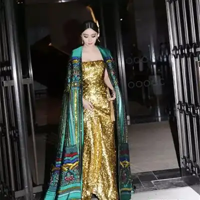  周迅又火了戴着口罩素颜出镜录vcr,她还记得自己是个明星吗