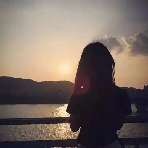 情侣头像抖音热门头像女