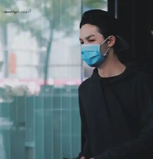 戴口罩头像 霸气男子