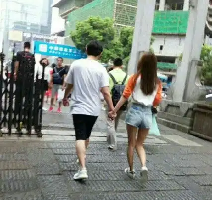  王思聪新女友米咪上线,为上位力甩男友李小蕾