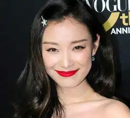  宋佳深夜晒迷离红唇照众女星红唇pk谁最撩人