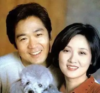  和张国立结婚28年没生孩子,今60岁高龄当母亲,终得偿所愿