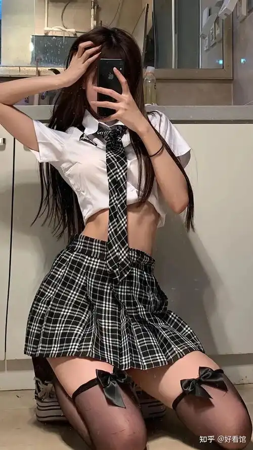  全网渣男都在找的壁纸女生壁纸ins高级质感高级感小众ins壁纸干净的背景图ins风好身材壁纸身材很好的女生头像lsp手机壁纸满屏全是腿的手机壁纸抖音上很火的潮图壁纸