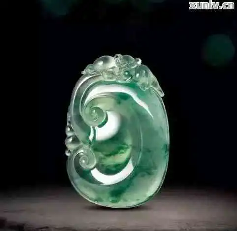  翡翠荔枝寓意,翡翠荔枝寓意吉祥的宝石雕刻艺术