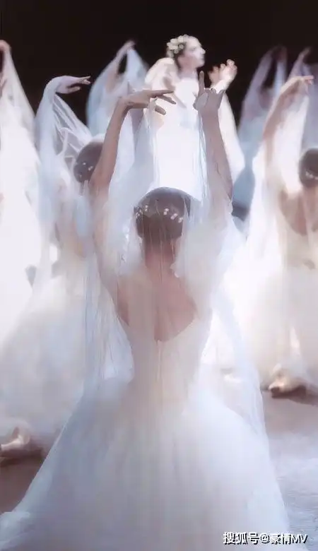  美女仙气飘飘的背影手机壁纸不露脸欧美骨感美女皮肤图片