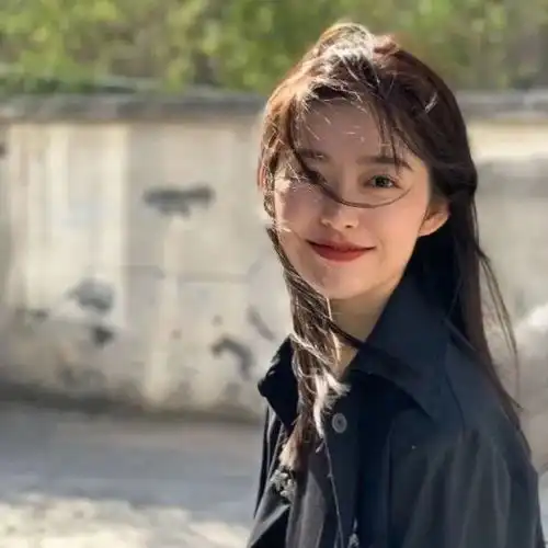 女生头像ins质感干净学生匈奴