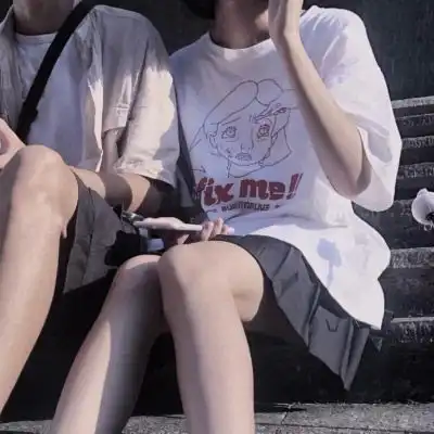  抖音流行部位情侣头像一男一女图片娶了个疯婆娘