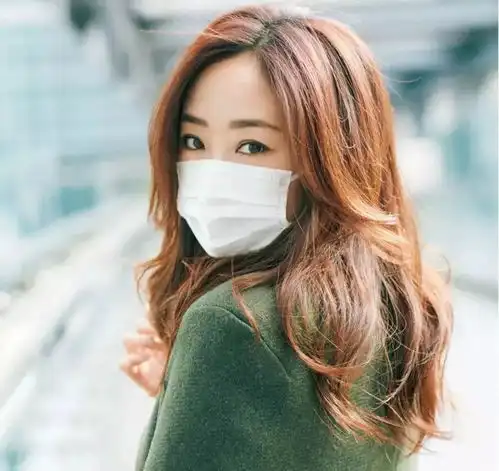  终于知道日本人爱戴口罩的原因樱花妹们戴口罩的前后对比照真相了
