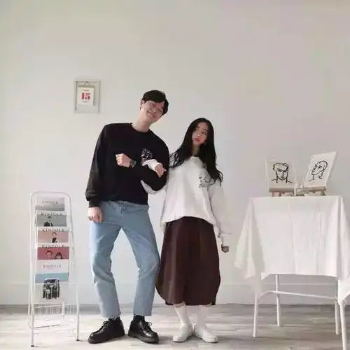  春季来了,情侣们是应该出去撒一波狗粮了情侣装搭配怎么穿,怎么搭比较有范你想学的,都在这里