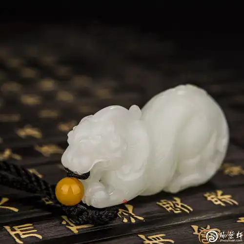  和田玉籽料貔貅挂件佩戴方法如何正确佩戴和田玉籽料貔貅以求吉祥如意