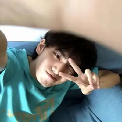  李颜恩男头成熟